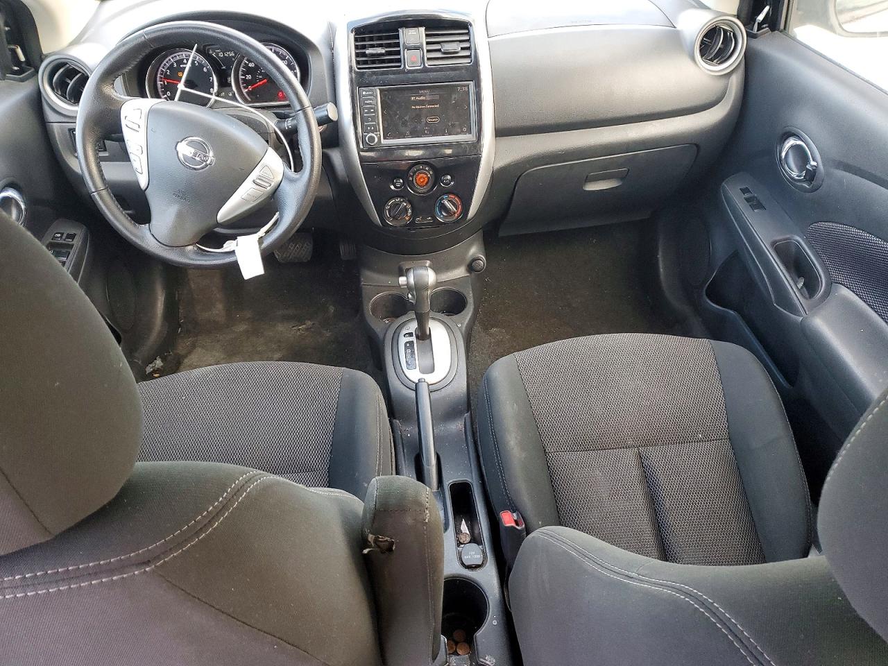 2019 NISSAN VERSA S photo 8