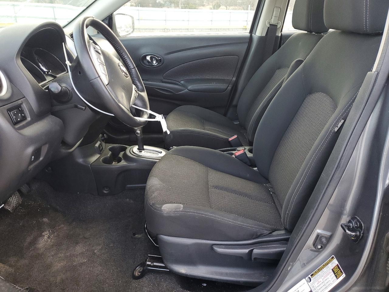 2019 NISSAN VERSA S photo 7
