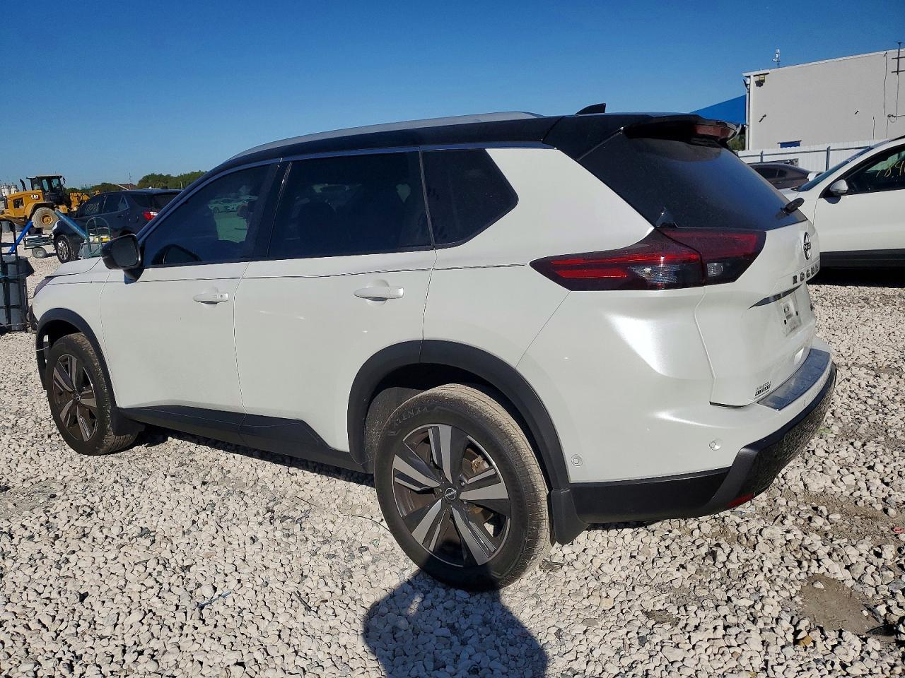 2024 NISSAN ROGUE SL photo 2