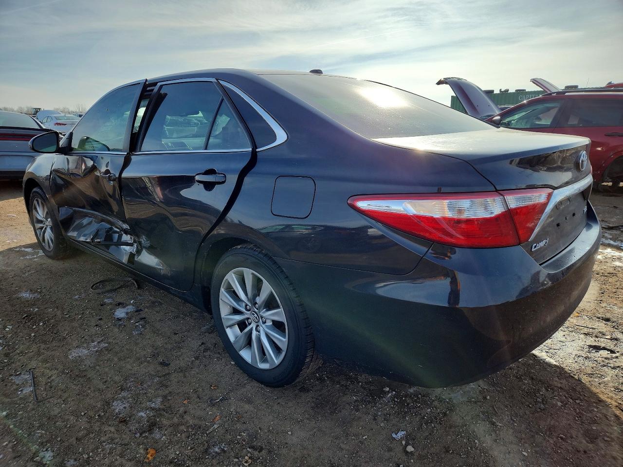 2017 TOYOTA CAMRY LE photo 2