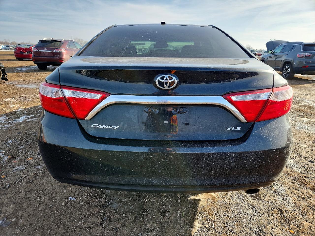 2017 TOYOTA CAMRY LE photo 6