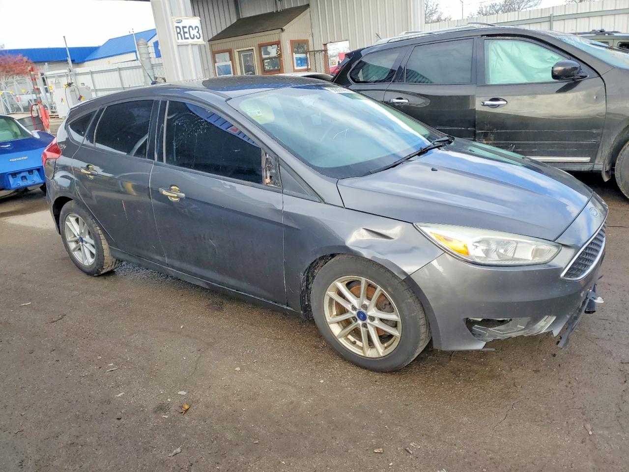 2017 FORD FOCUS SE photo 13