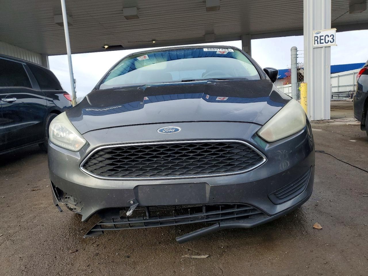 2017 FORD FOCUS SE photo 17