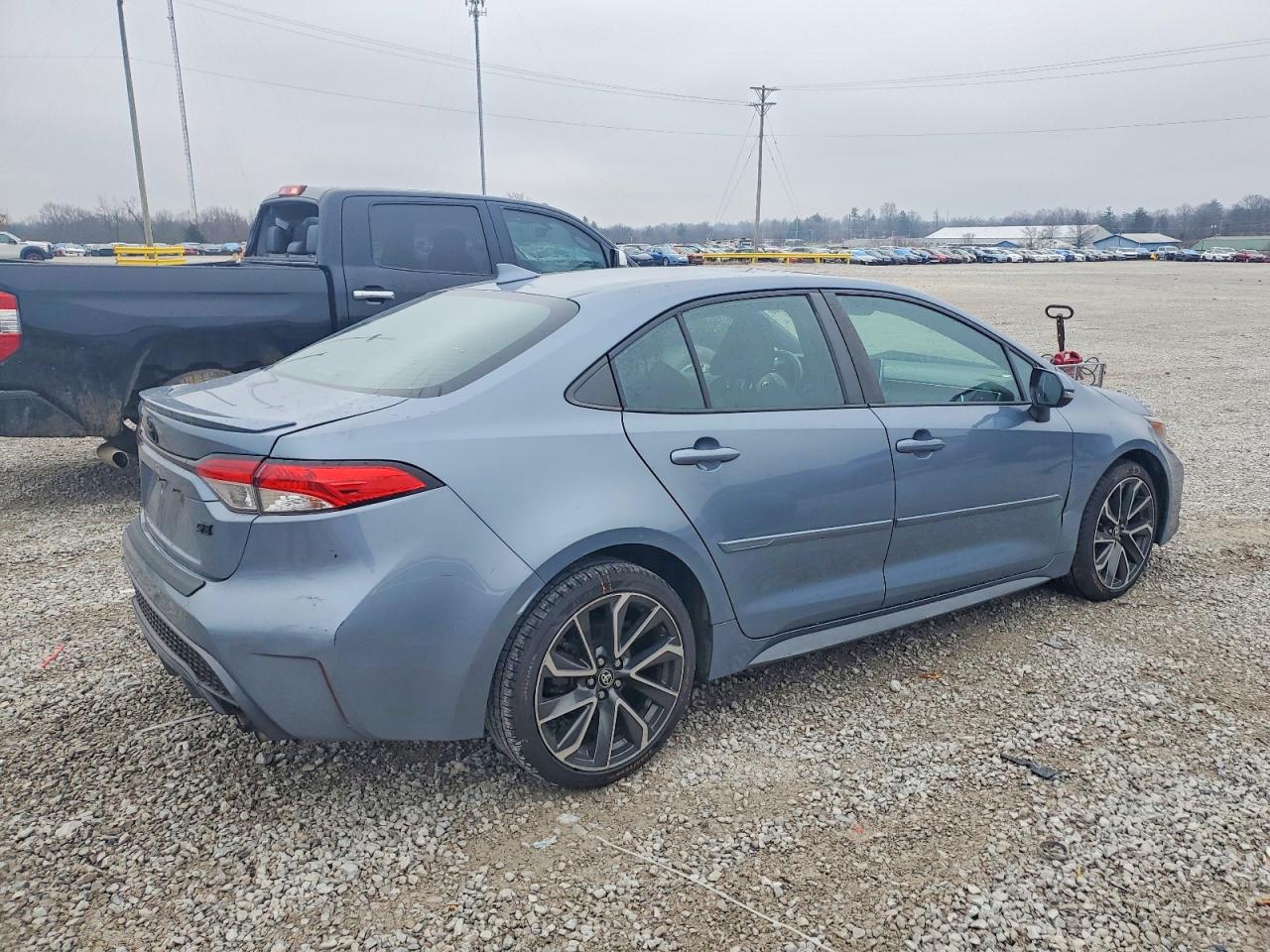 2020 TOYOTA COROLLA SE photo 3