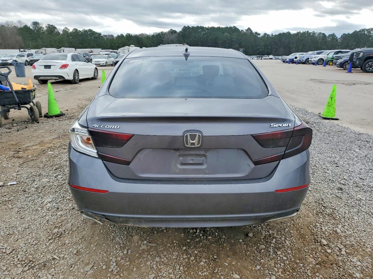 2018 HONDA ACCORD LX photo 16