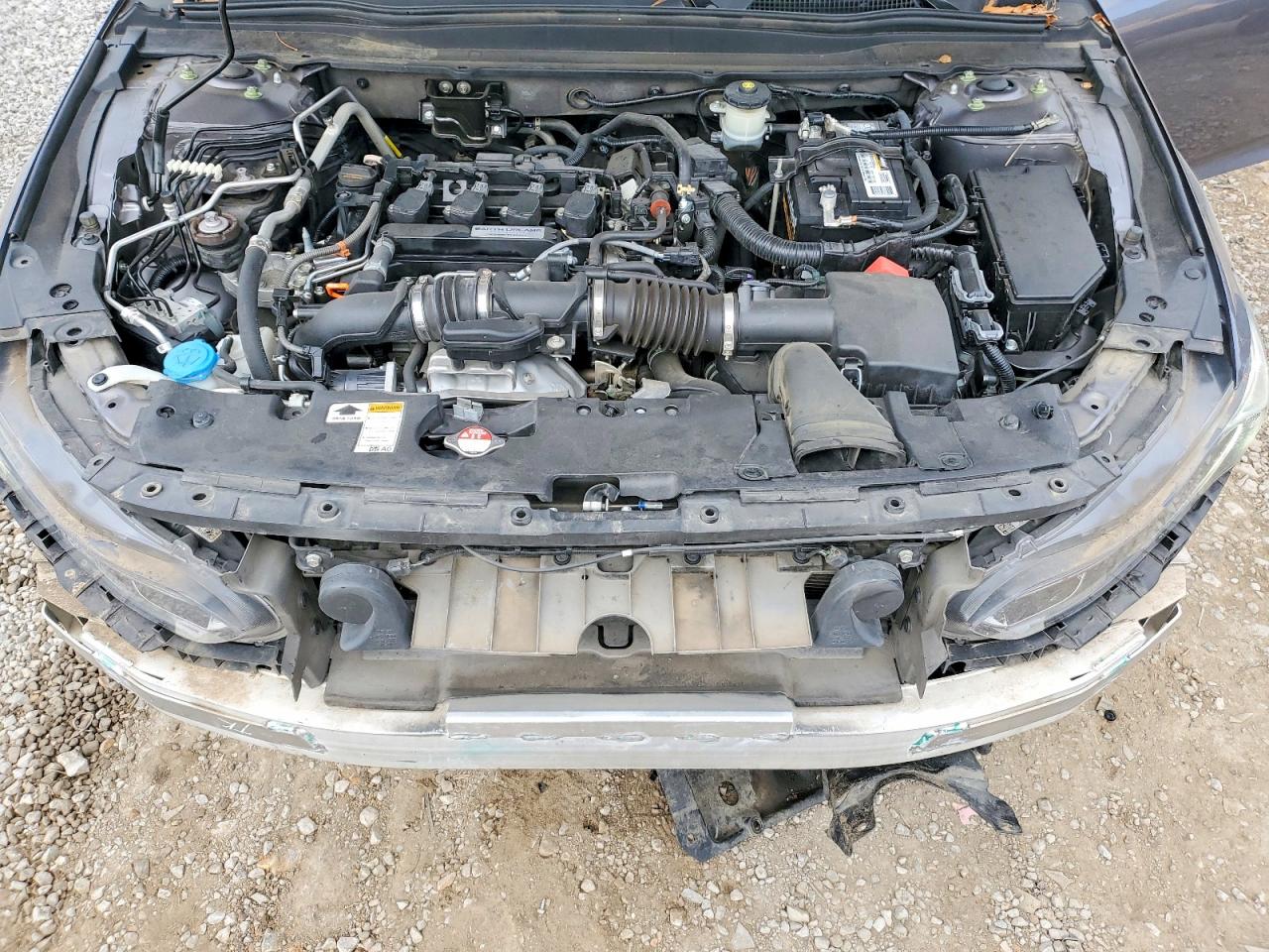 2018 HONDA ACCORD LX photo 31