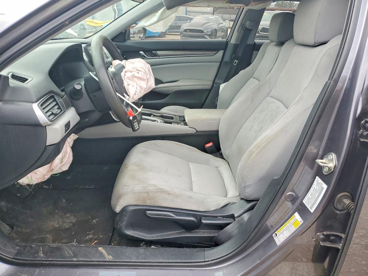 2018 HONDA ACCORD LX photo 19