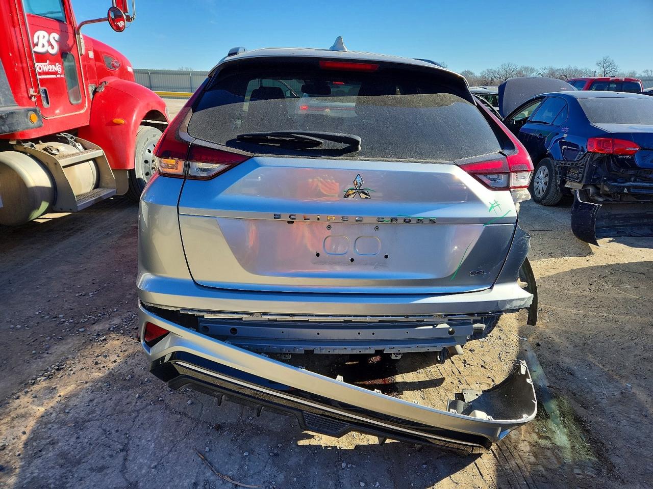 2022 MITSUBISHI ECLIPSE CROSS SE photo 6