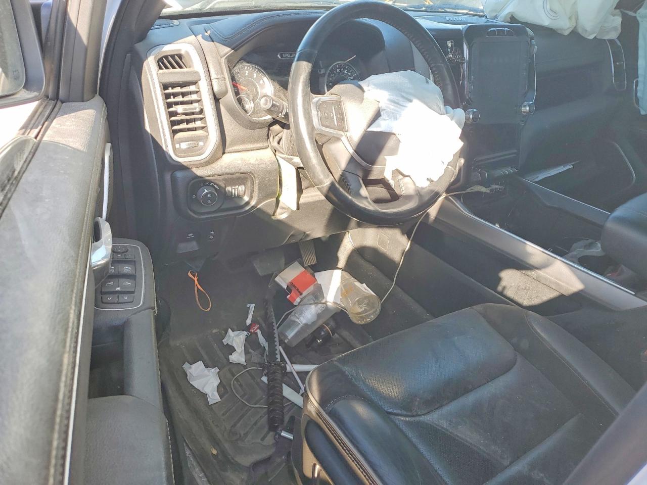 2021 RAM 1500 LARAMIE photo 8