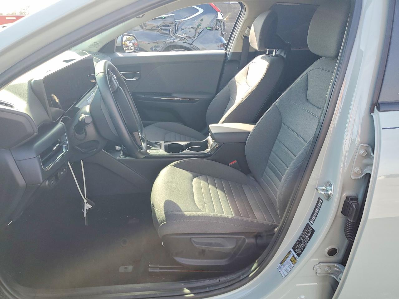 2025 KIA K4 EX photo 19