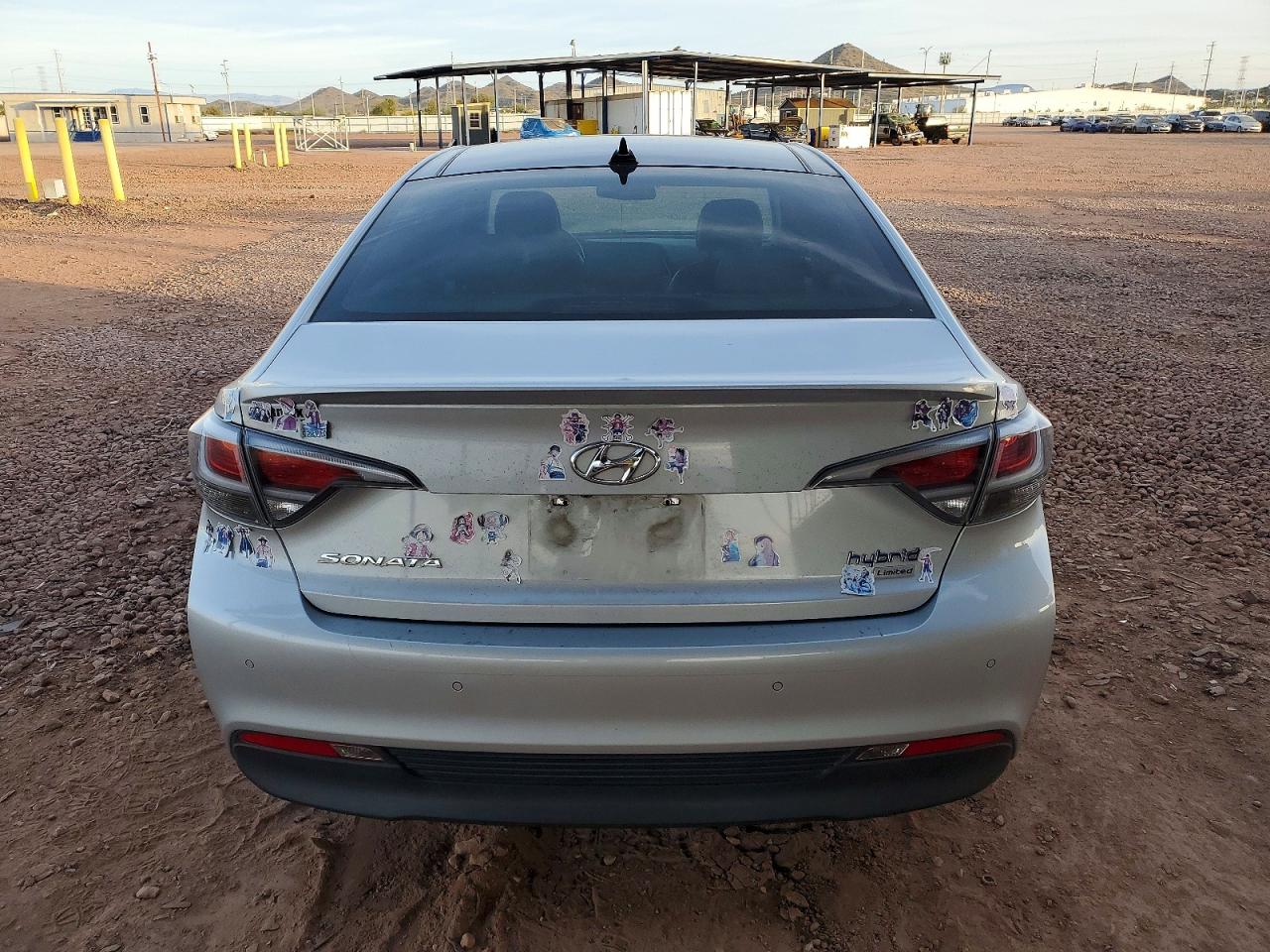 2017 HYUNDAI SONATA HYBRID photo 6