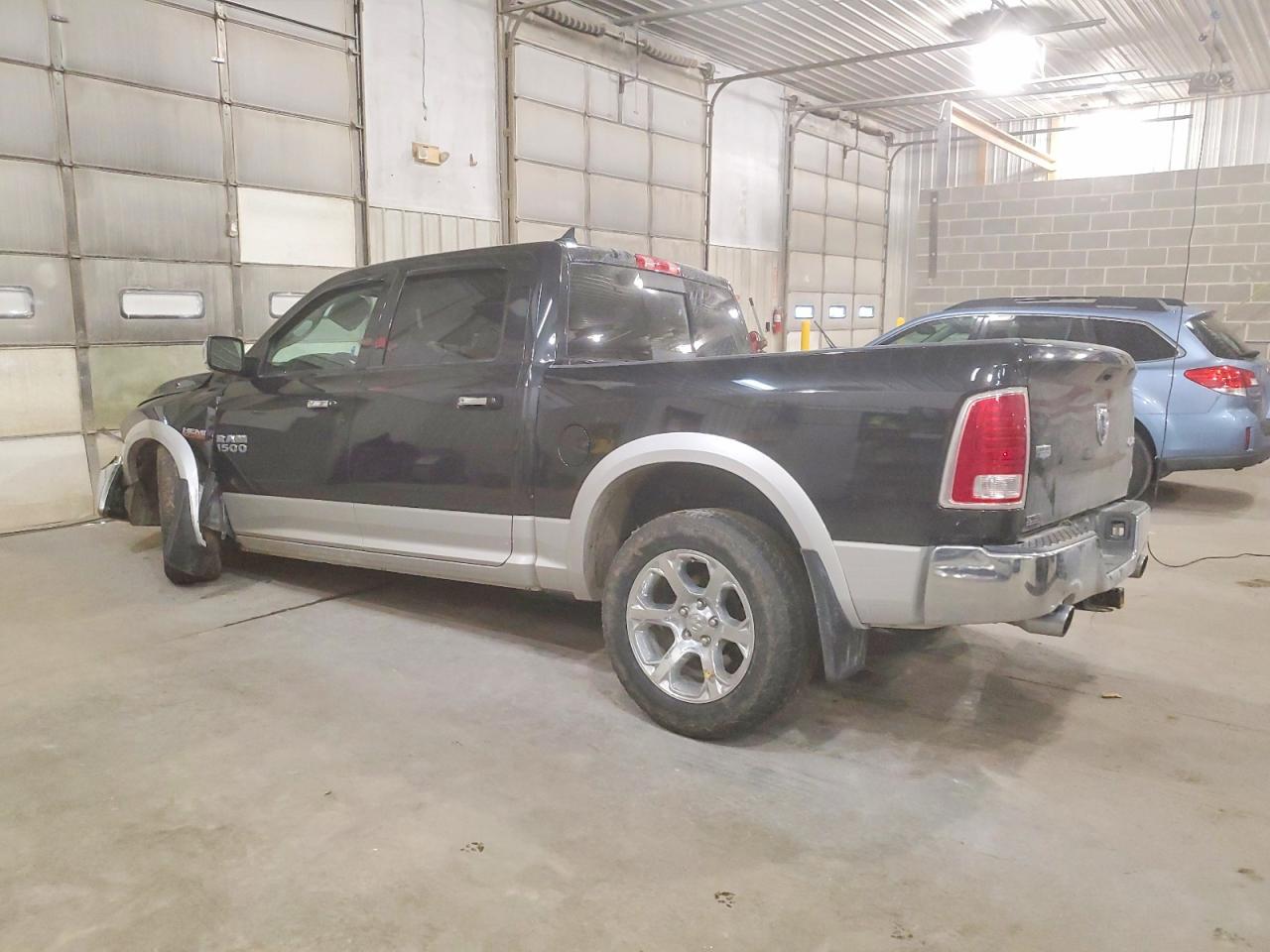 2015 RAM 1500 LARAMIE photo 2