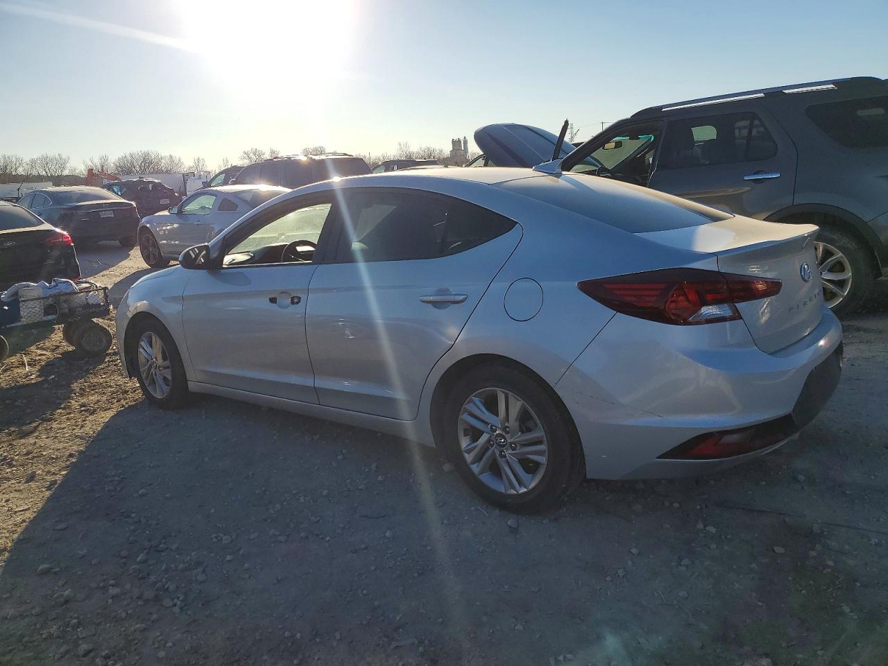 2019 HYUNDAI ELANTRA SEL photo 4