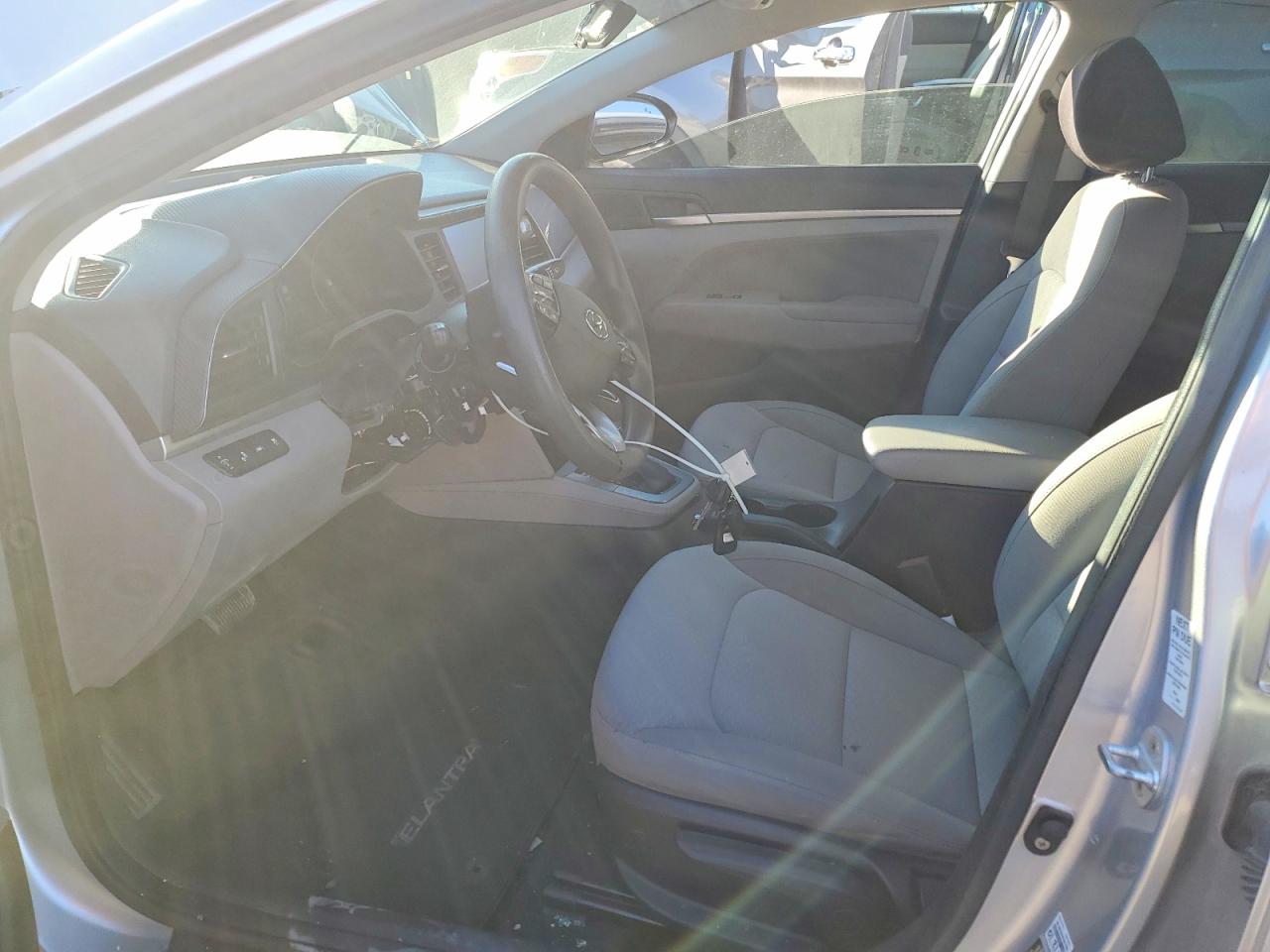 2019 HYUNDAI ELANTRA SEL photo 19