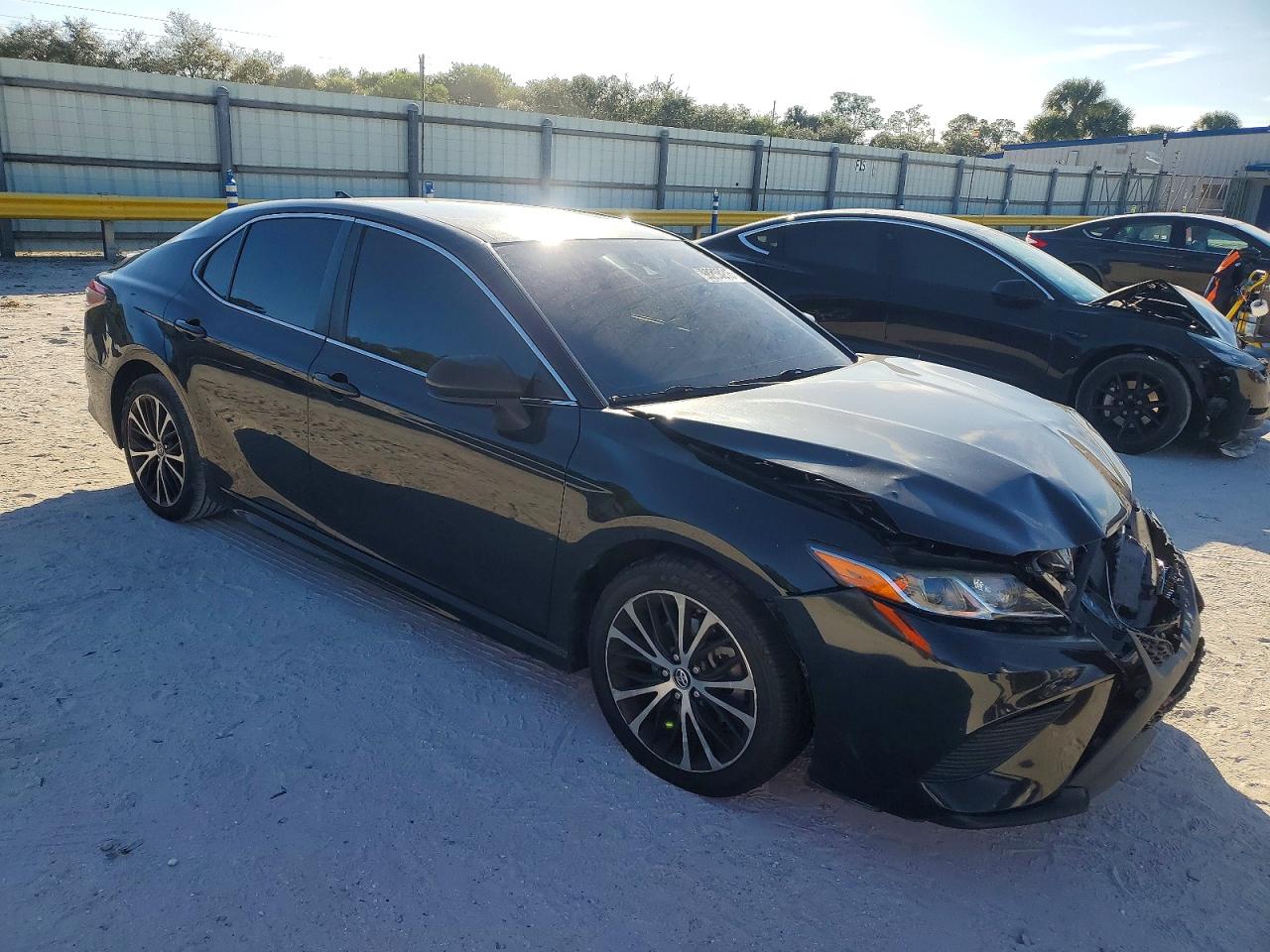 2019 TOYOTA CAMRY L photo 4