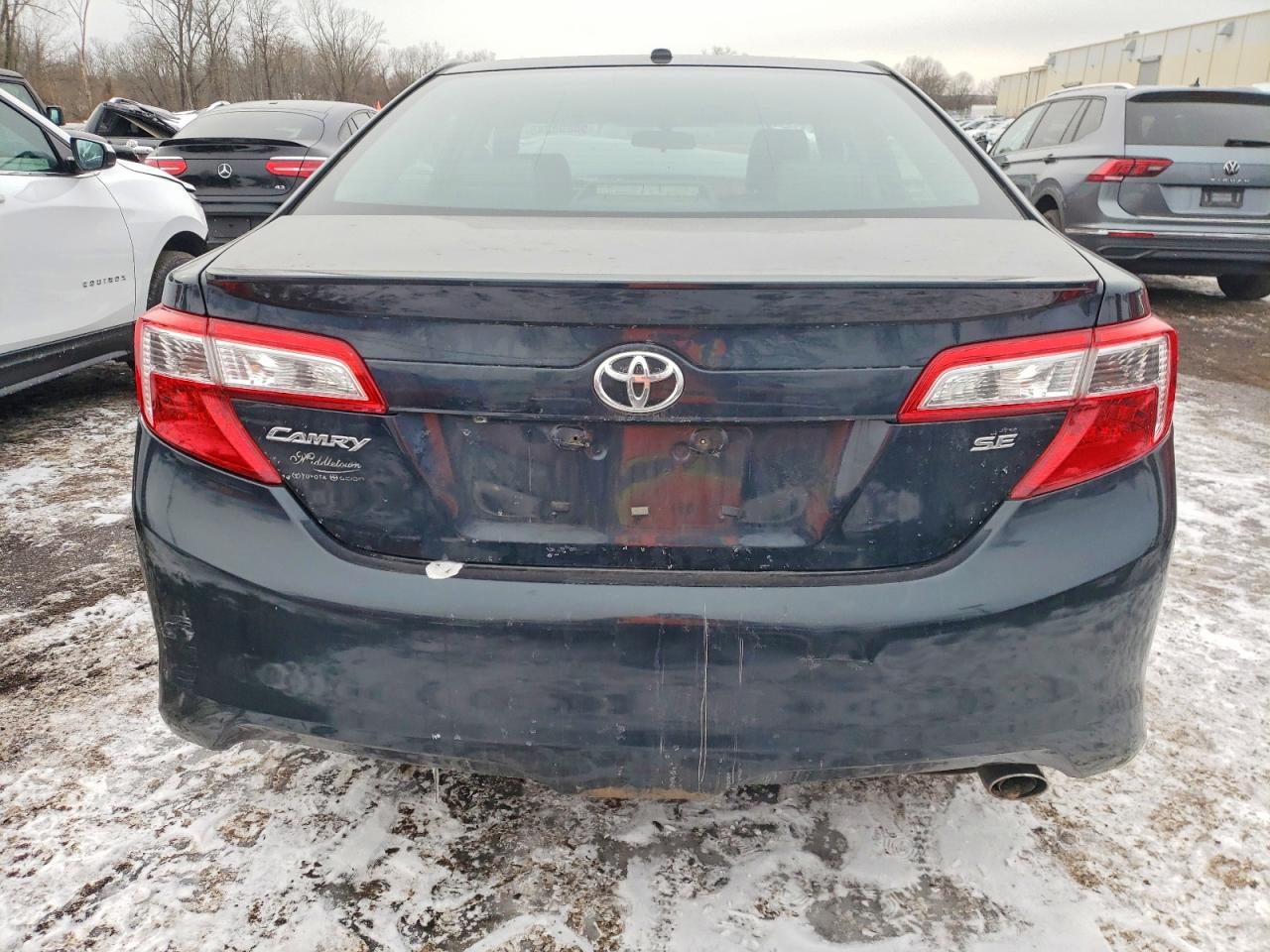 2014 TOYOTA CAMRY L photo 11