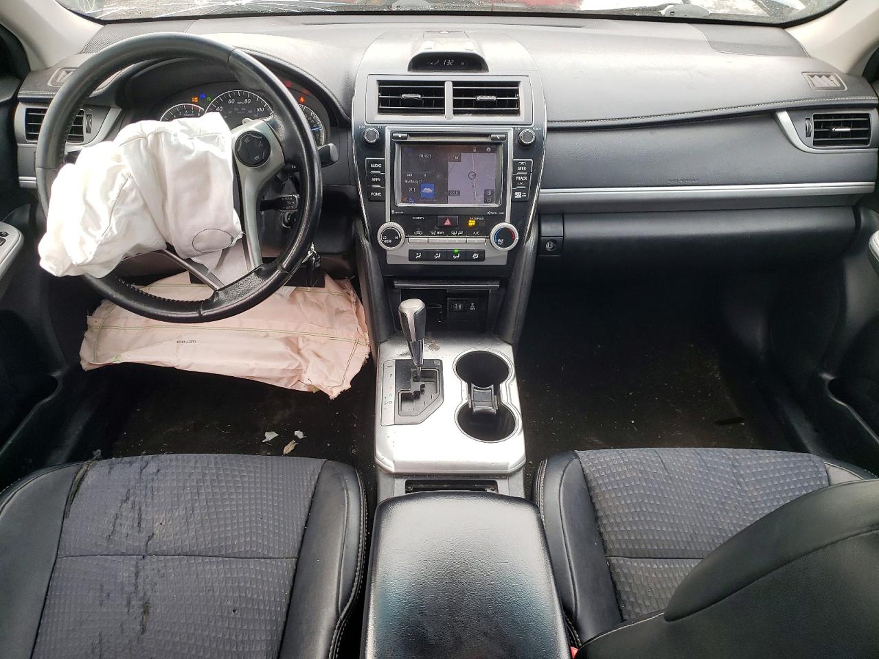 2014 TOYOTA CAMRY L photo 15