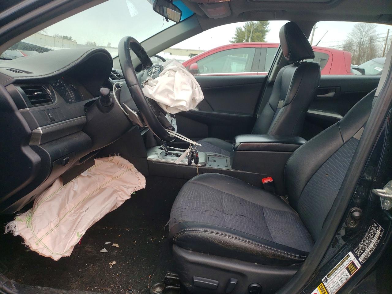 2014 TOYOTA CAMRY L photo 13