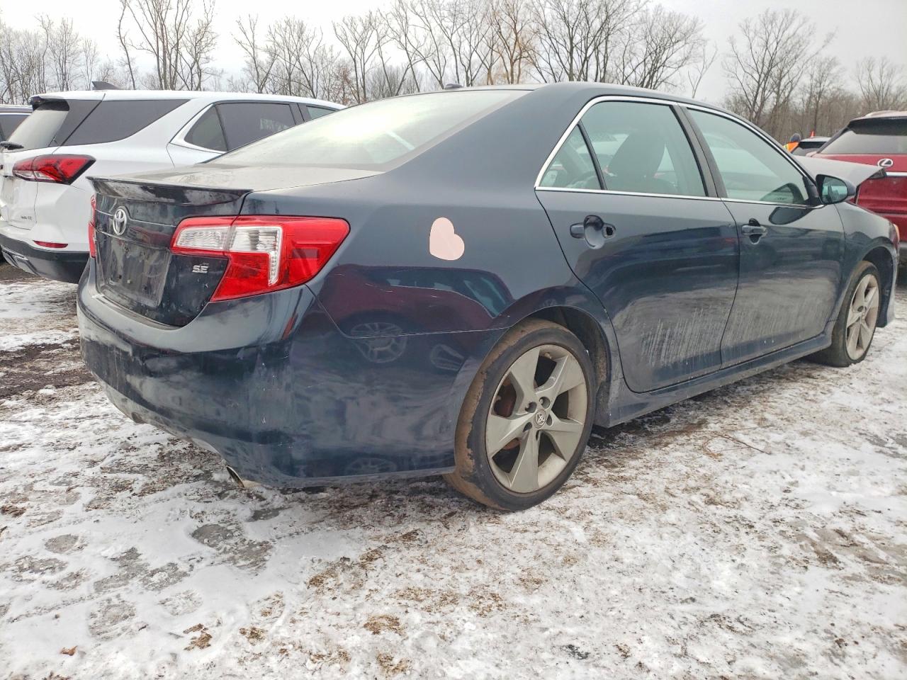 2014 TOYOTA CAMRY L photo 5