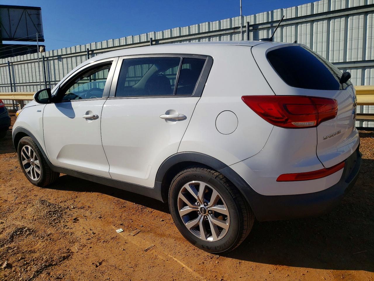 2016 KIA SPORTAGE LX photo 2
