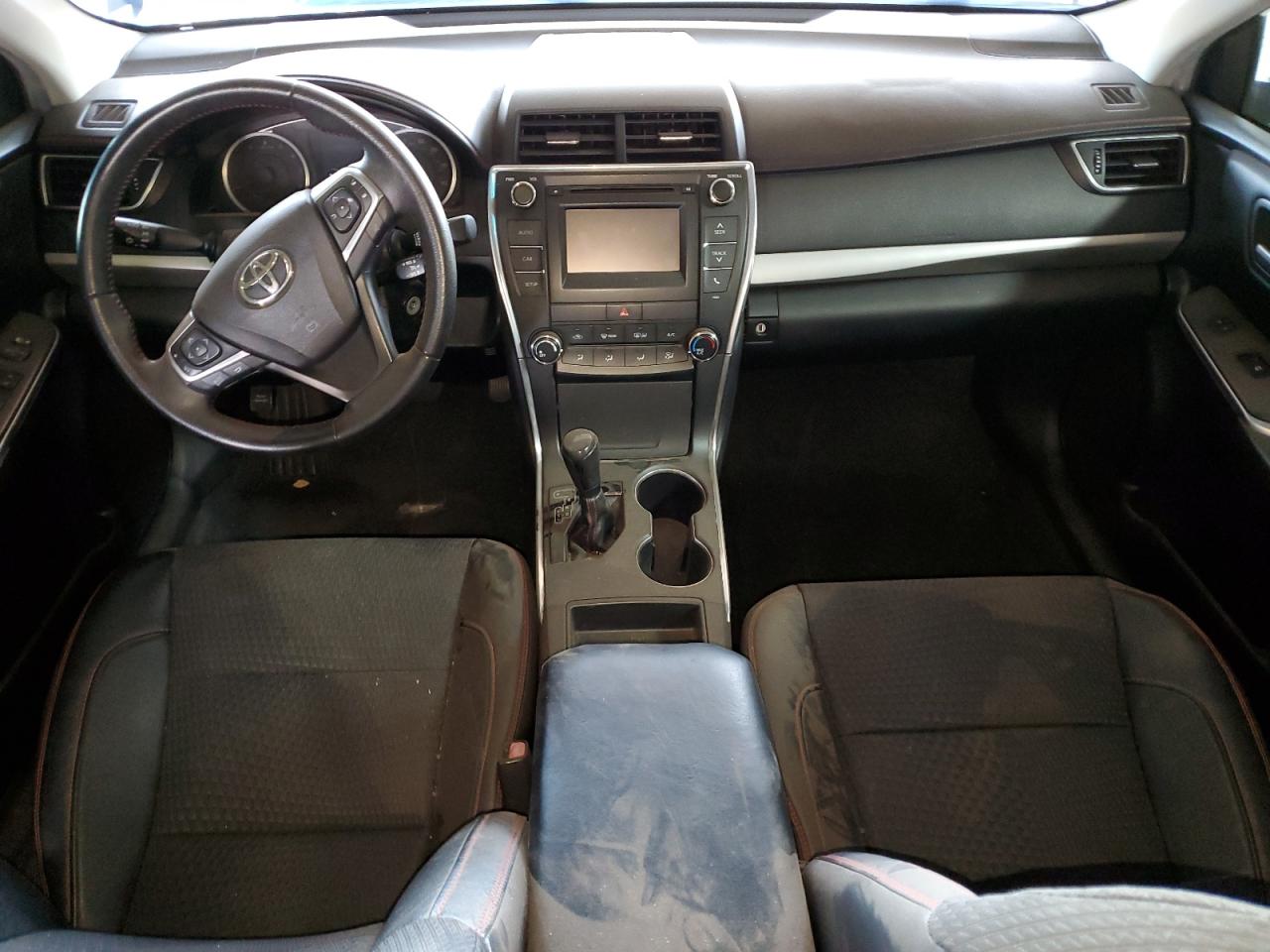 2015 TOYOTA CAMRY LE photo 15
