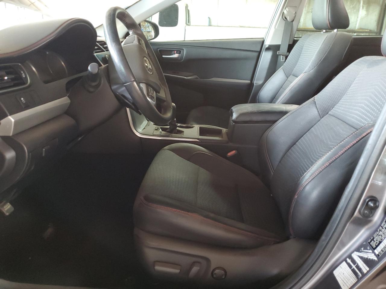 2015 TOYOTA CAMRY LE photo 13