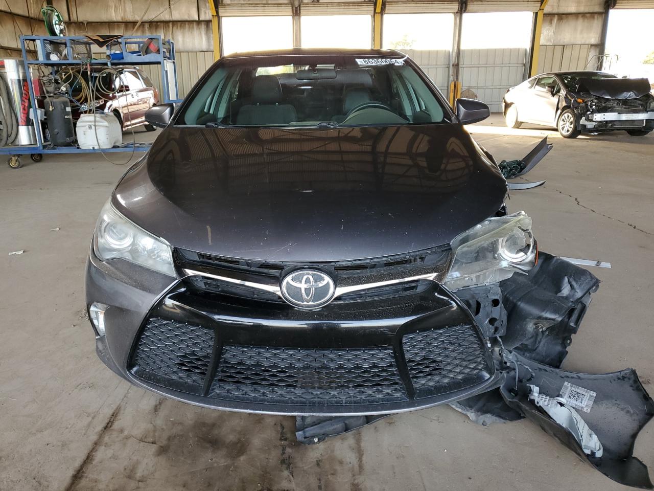 2015 TOYOTA CAMRY LE photo 9
