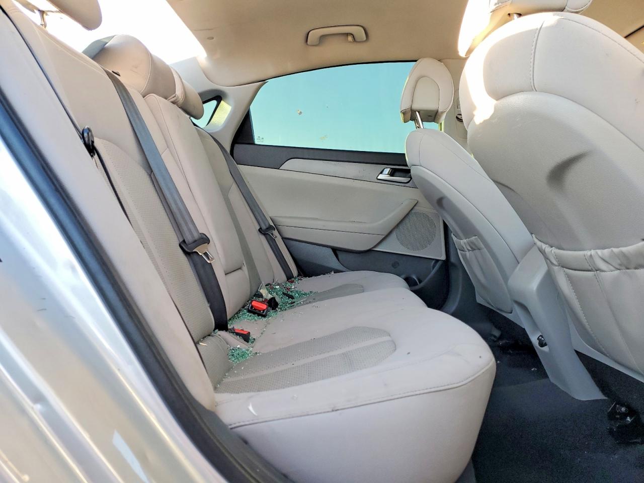 2017 HYUNDAI SONATA SE photo 10