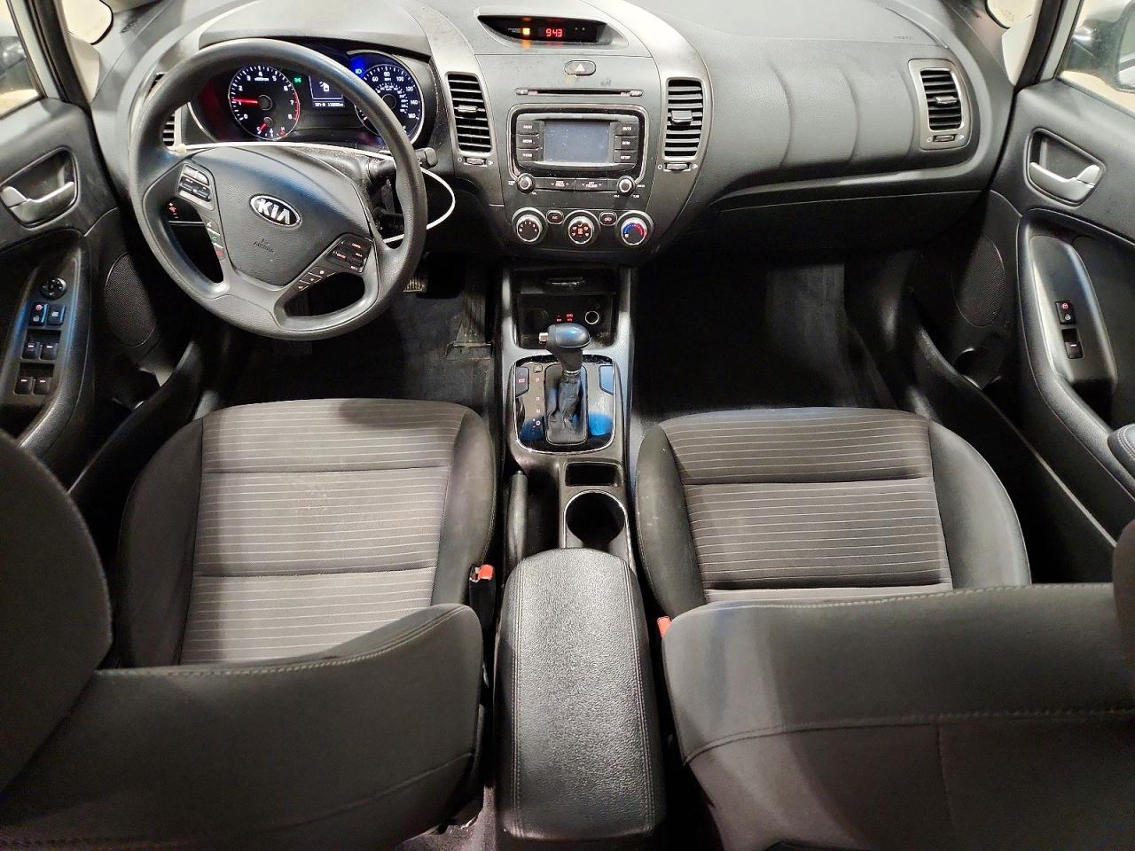 2017 KIA FORTE LX photo 8