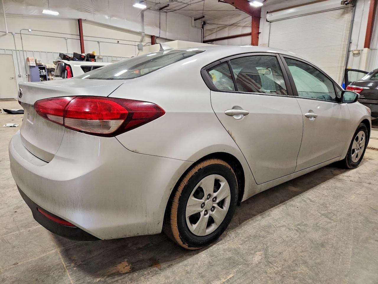 2017 KIA FORTE LX photo 3