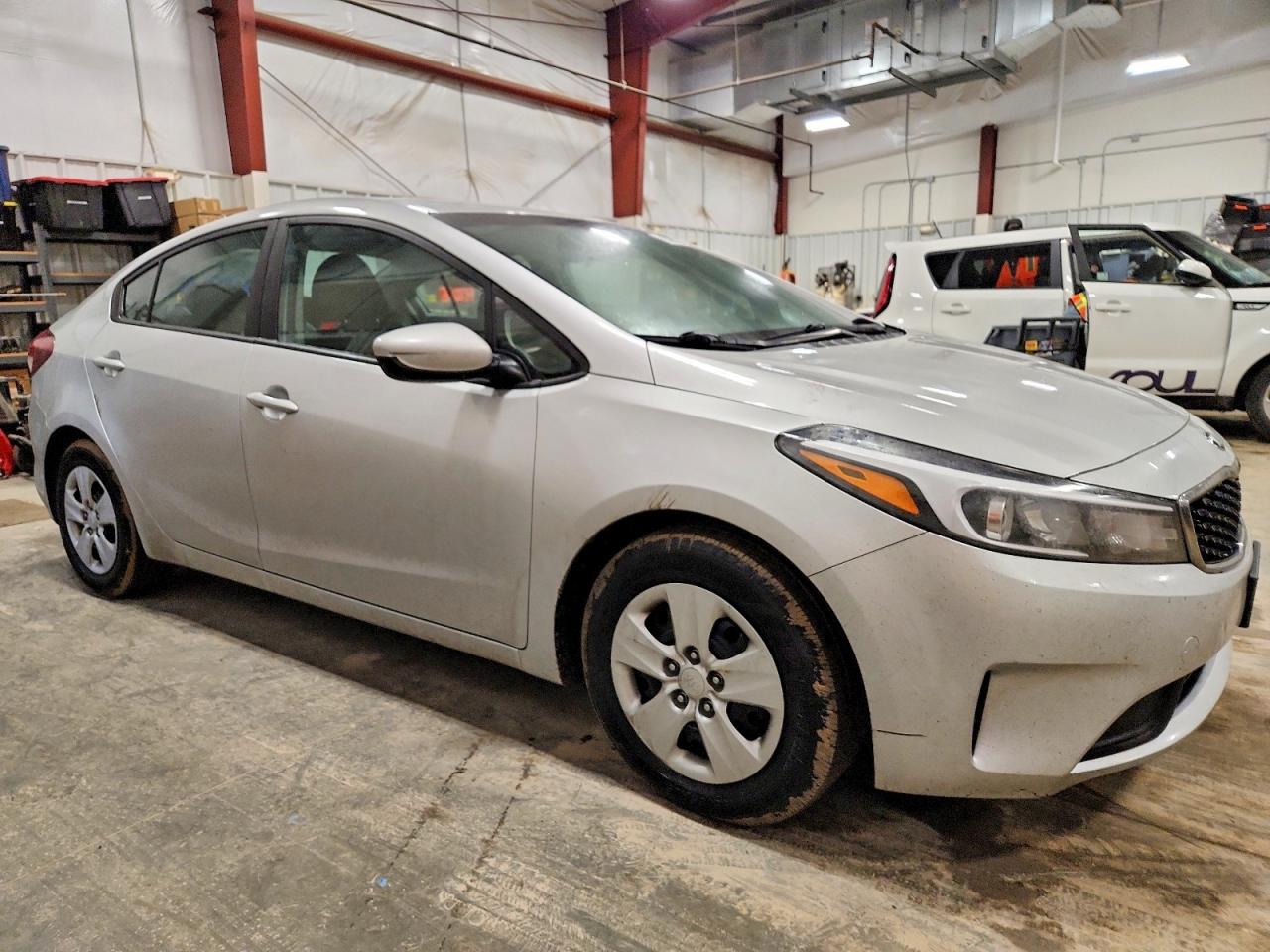 2017 KIA FORTE LX photo 4