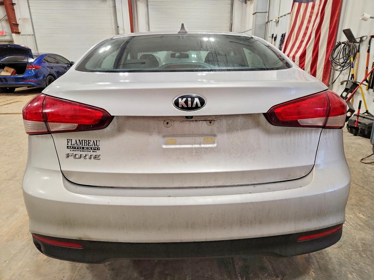 2017 KIA FORTE LX photo 6
