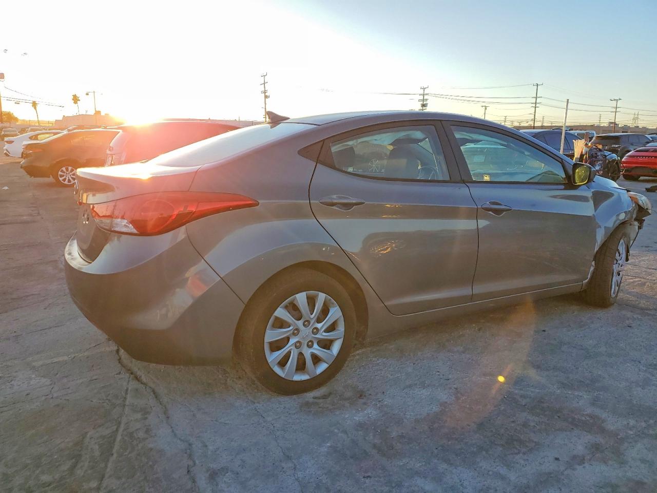 2013 HYUNDAI ELANTRA photo 3