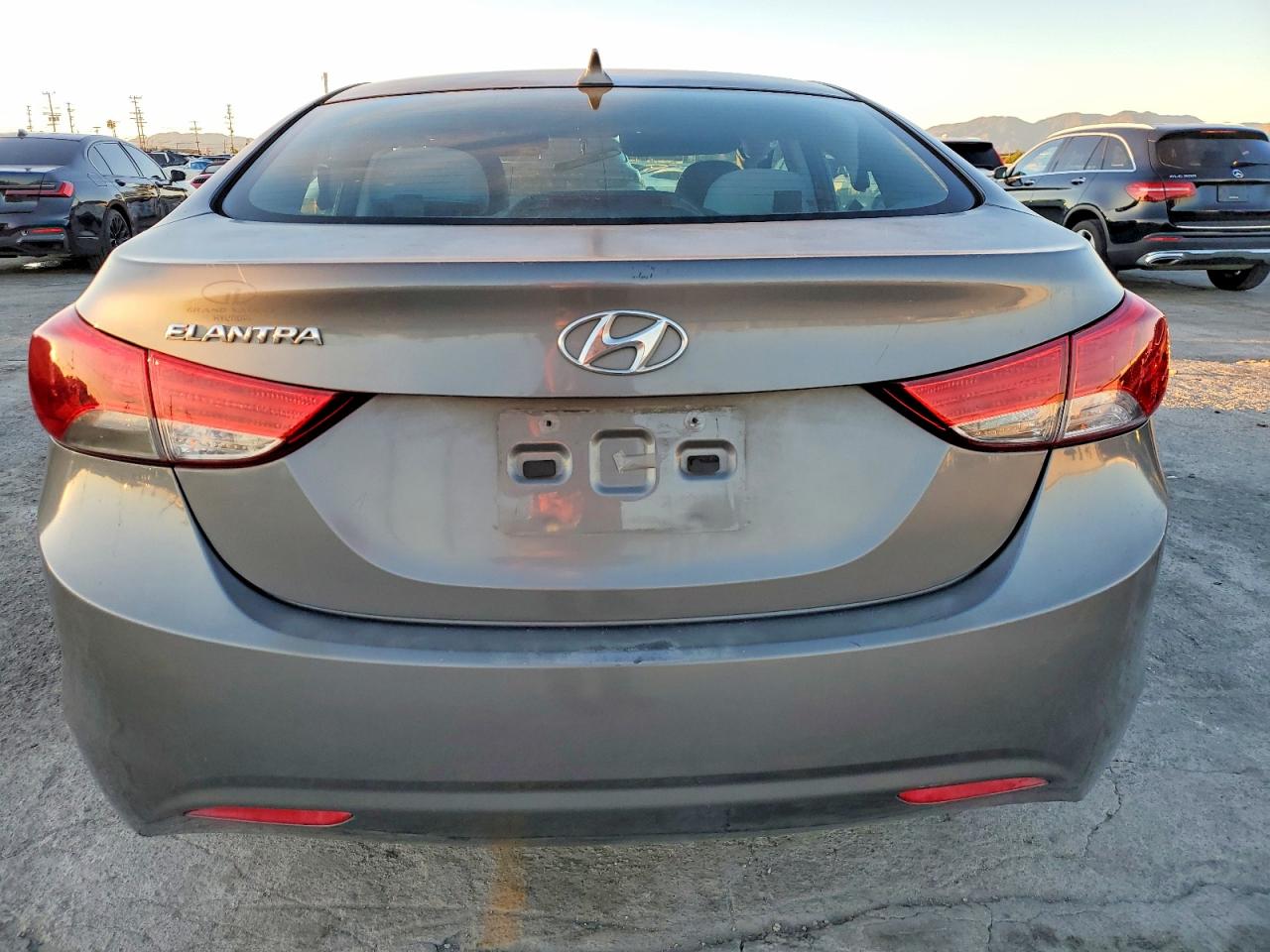 2013 HYUNDAI ELANTRA photo 6