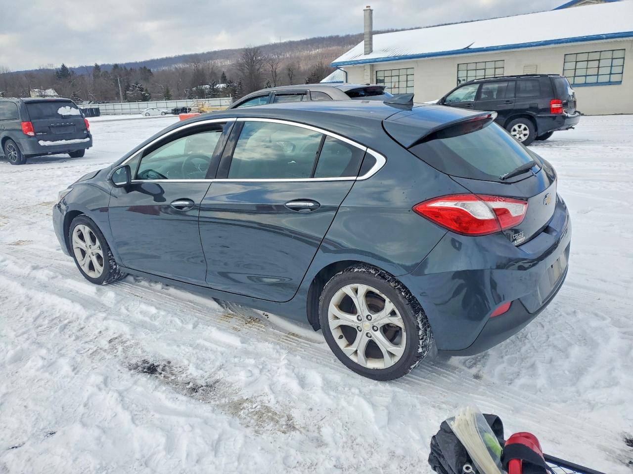 2017 CHEVROLET CRUZE PREMIER photo 2