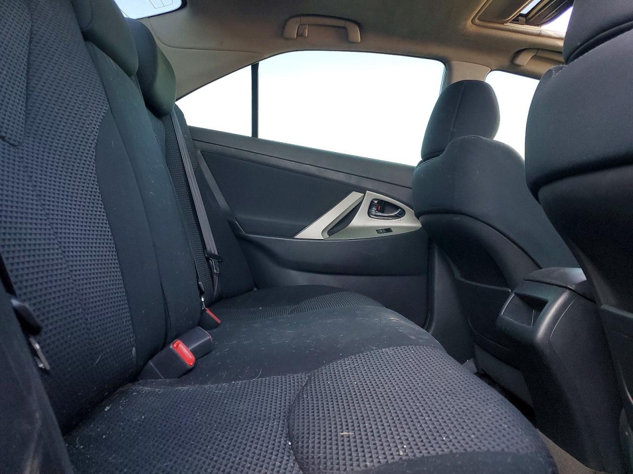 2011 TOYOTA CAMRY BASE photo 10