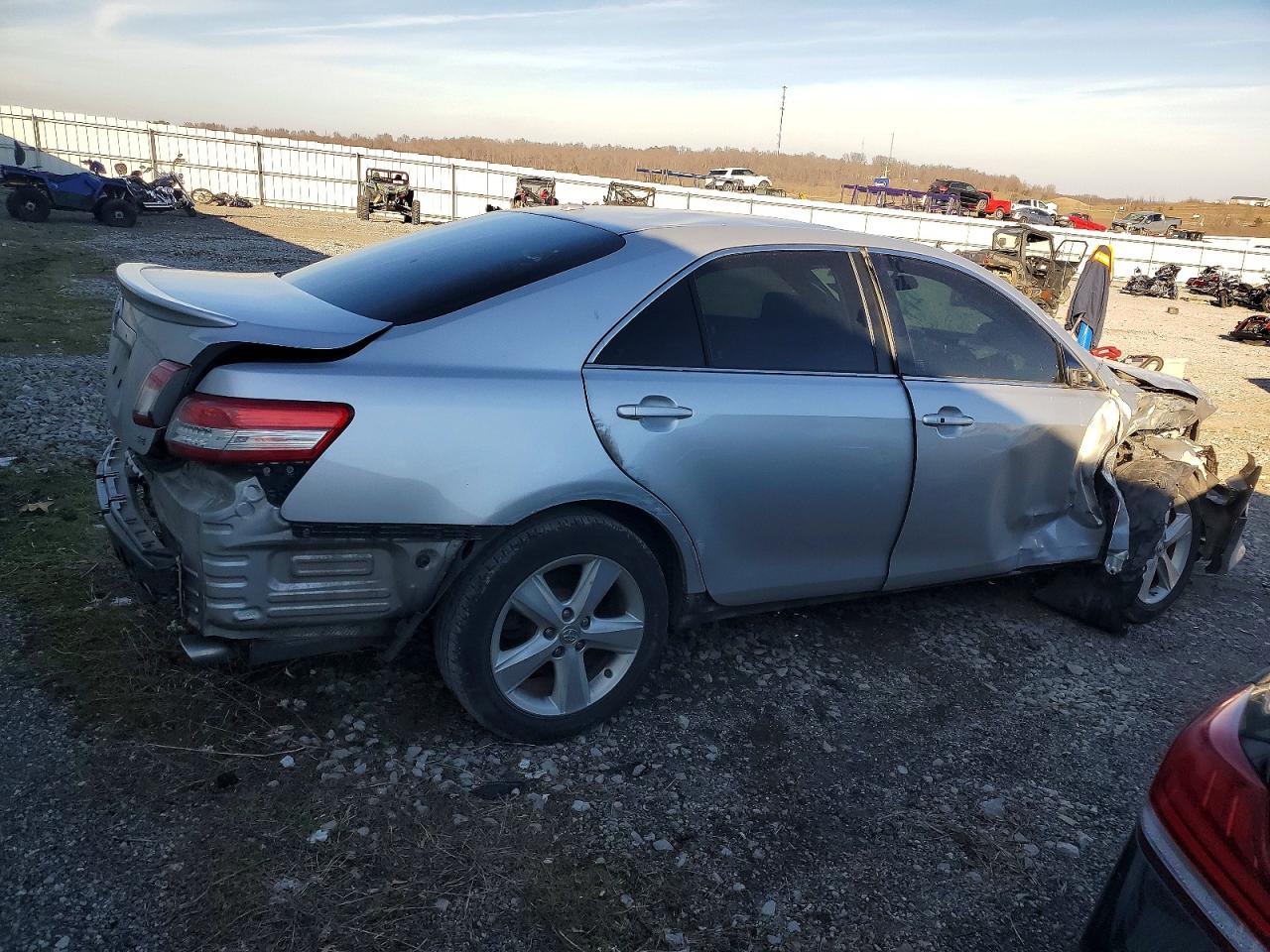 2011 TOYOTA CAMRY BASE photo 3