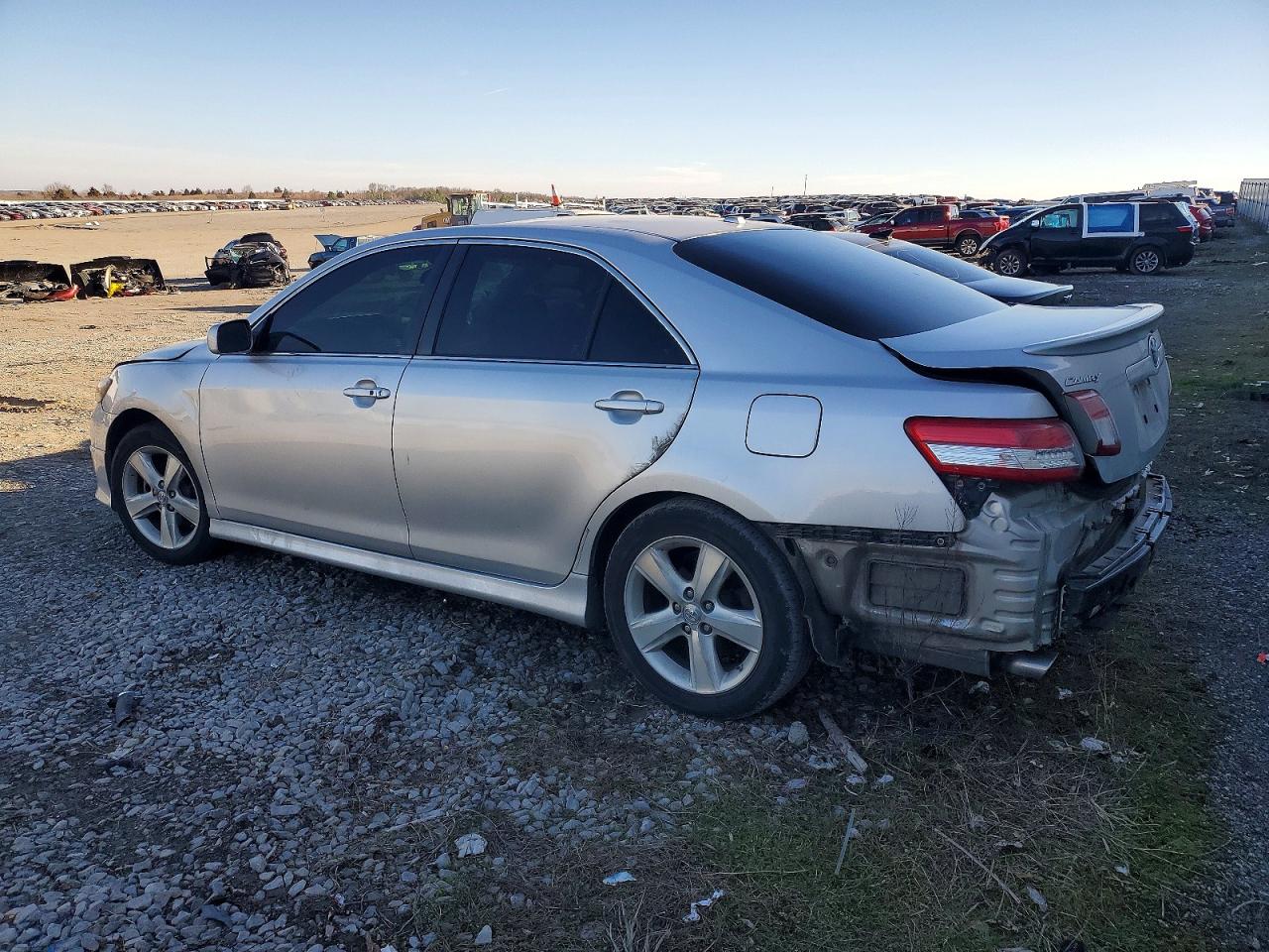 2011 TOYOTA CAMRY BASE photo 2