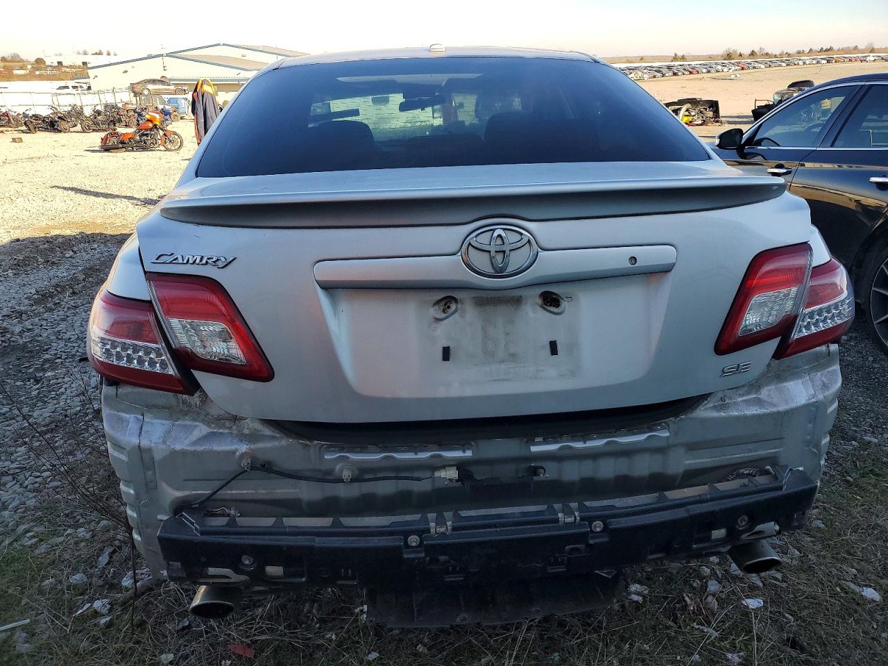 2011 TOYOTA CAMRY BASE photo 6