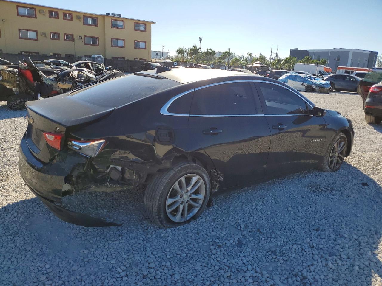 2016 CHEVROLET MALIBU LT photo 3