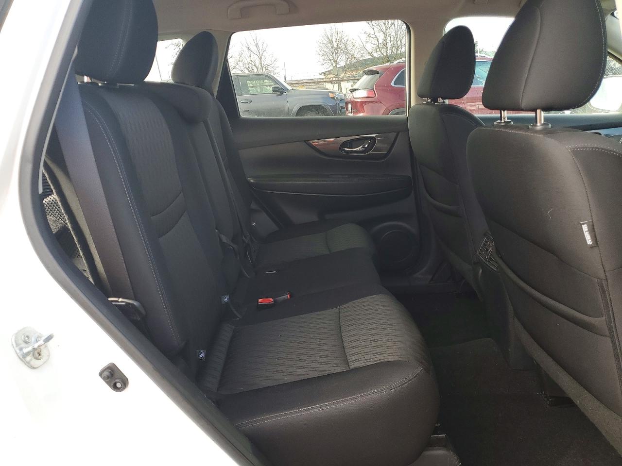 2017 NISSAN ROGUE SV photo 11