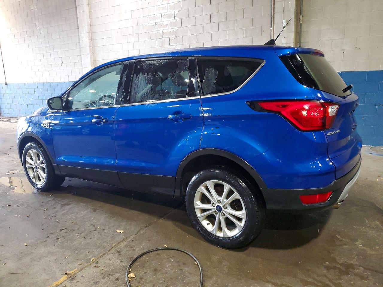 2019 FORD ESCAPE SE photo 2