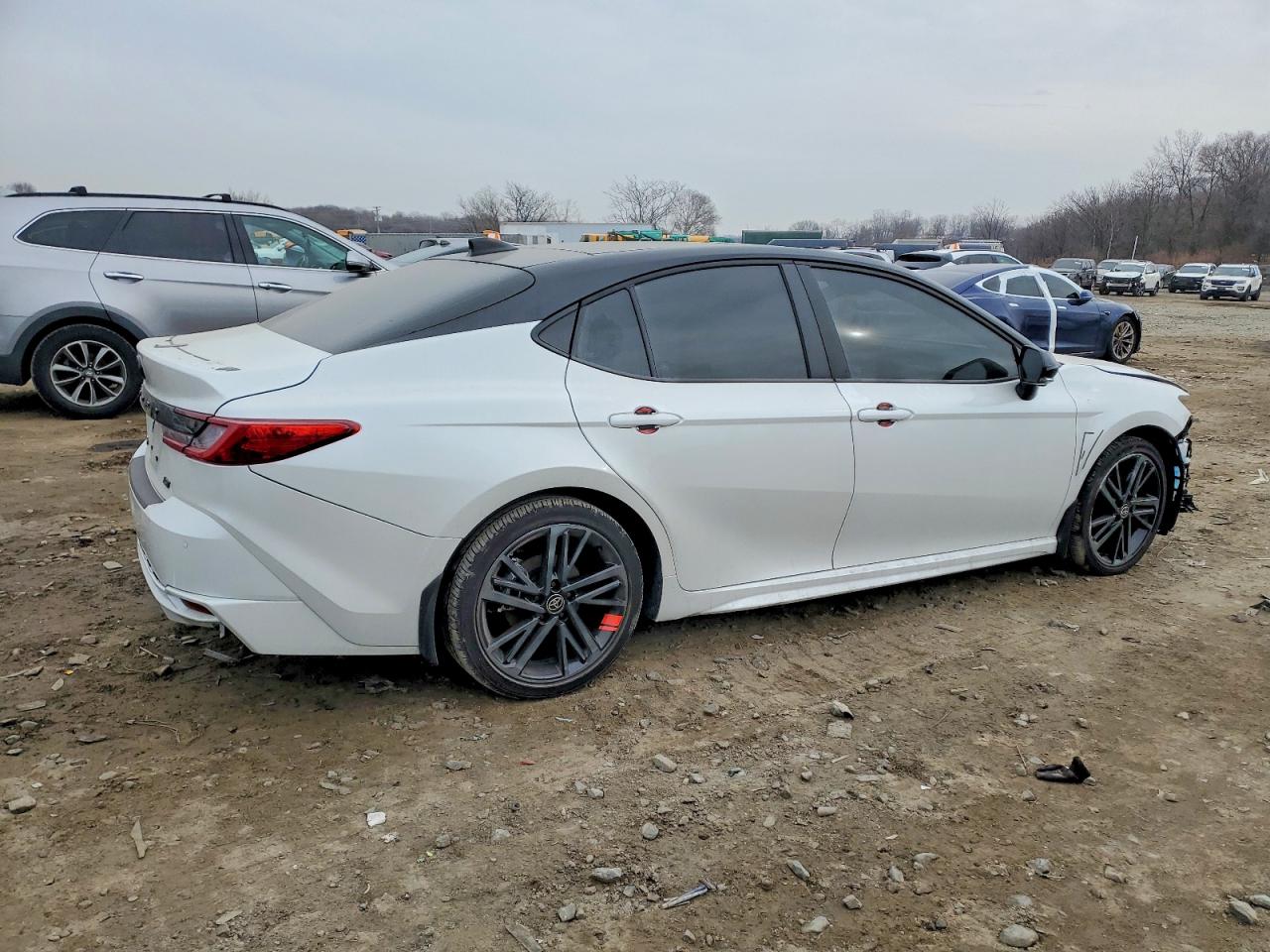 2025 TOYOTA CAMRY XSE photo 3