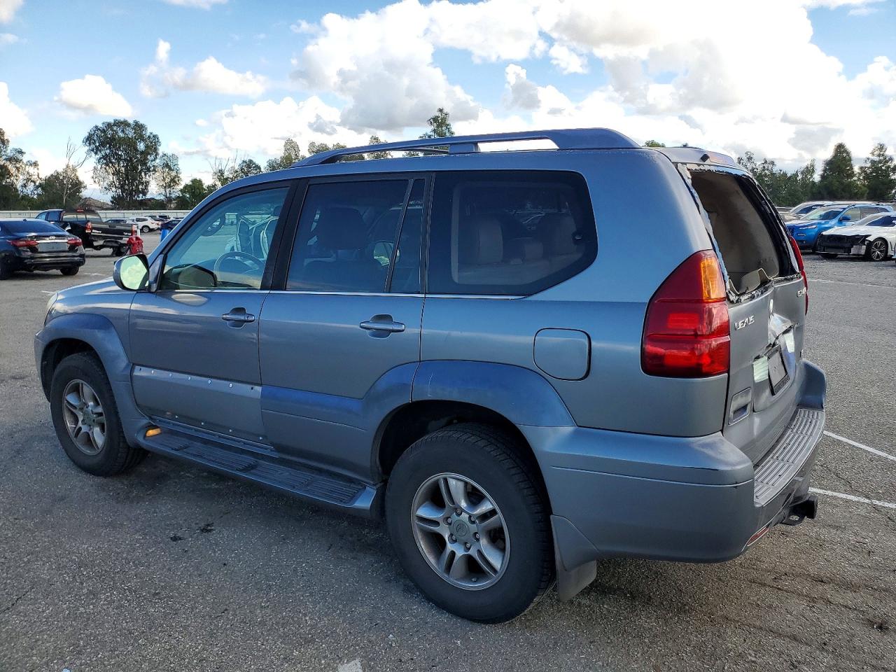 2005 LEXUS GX 470 photo 2