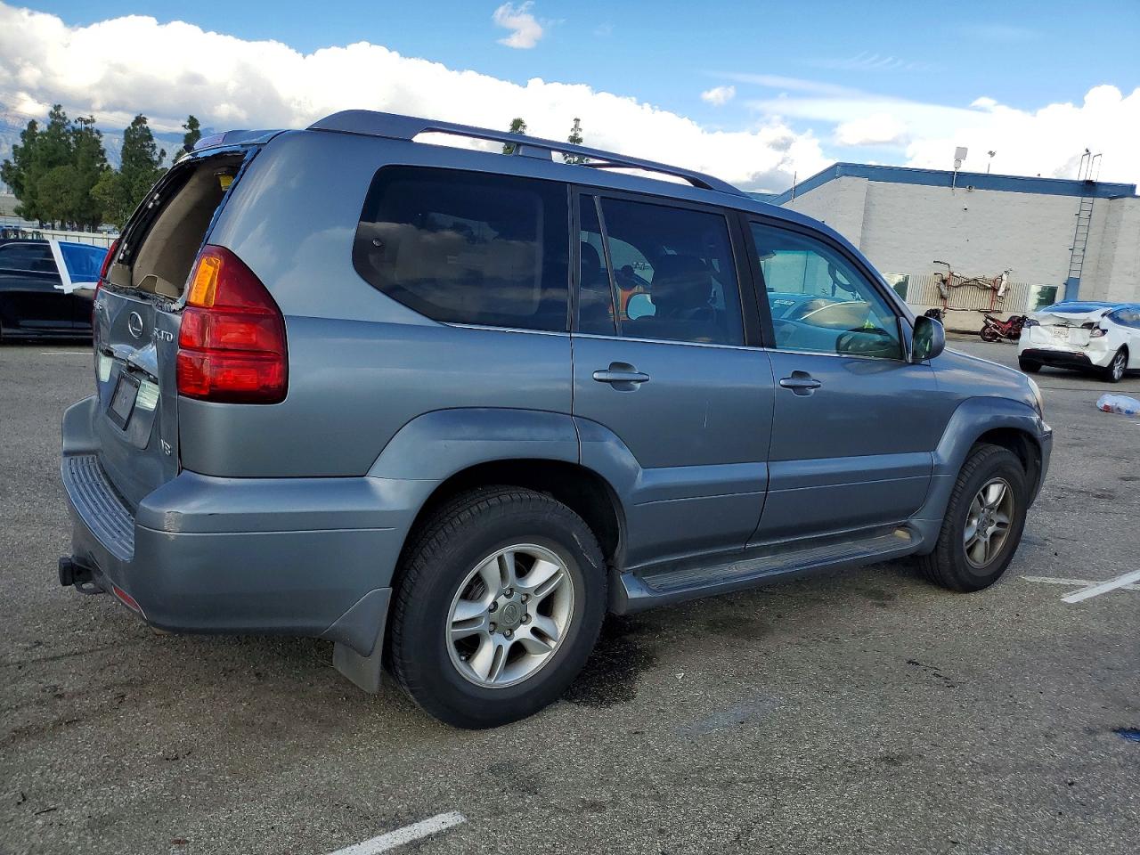 2005 LEXUS GX 470 photo 3