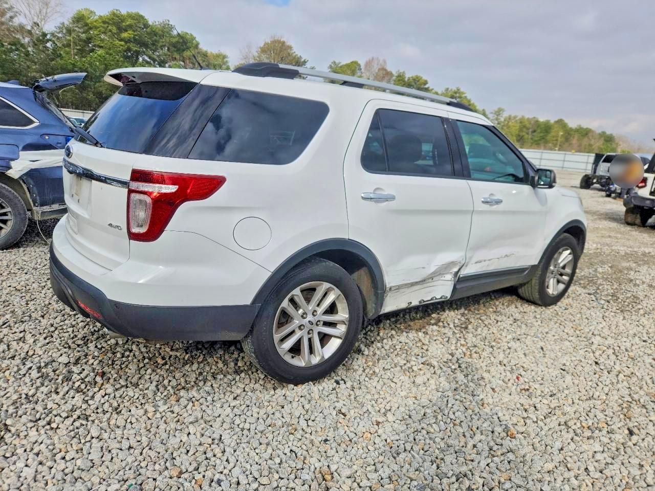 2014 FORD EXPLORER XLT photo 3