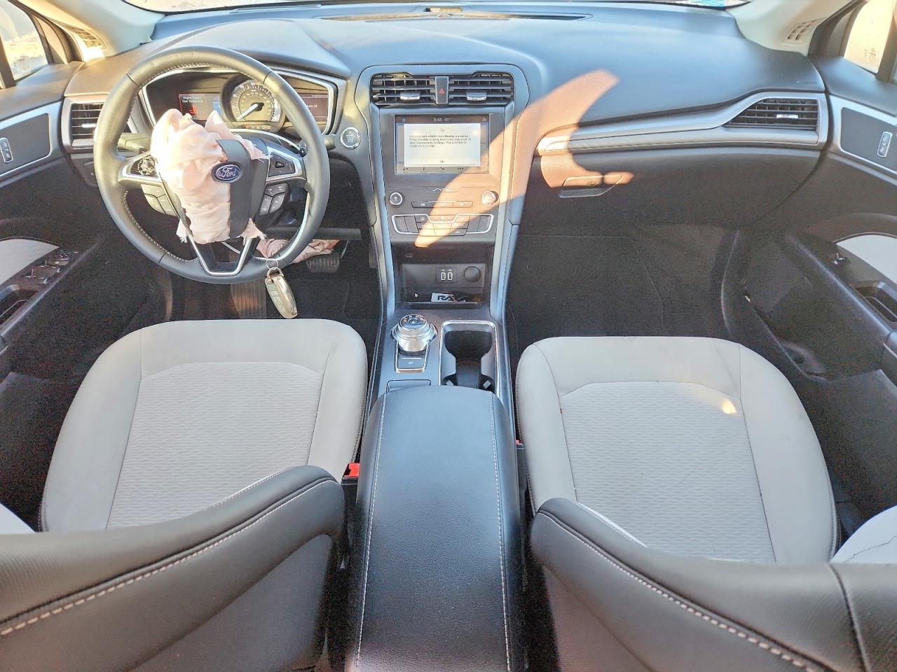 2019 FORD FUSION SE photo 29