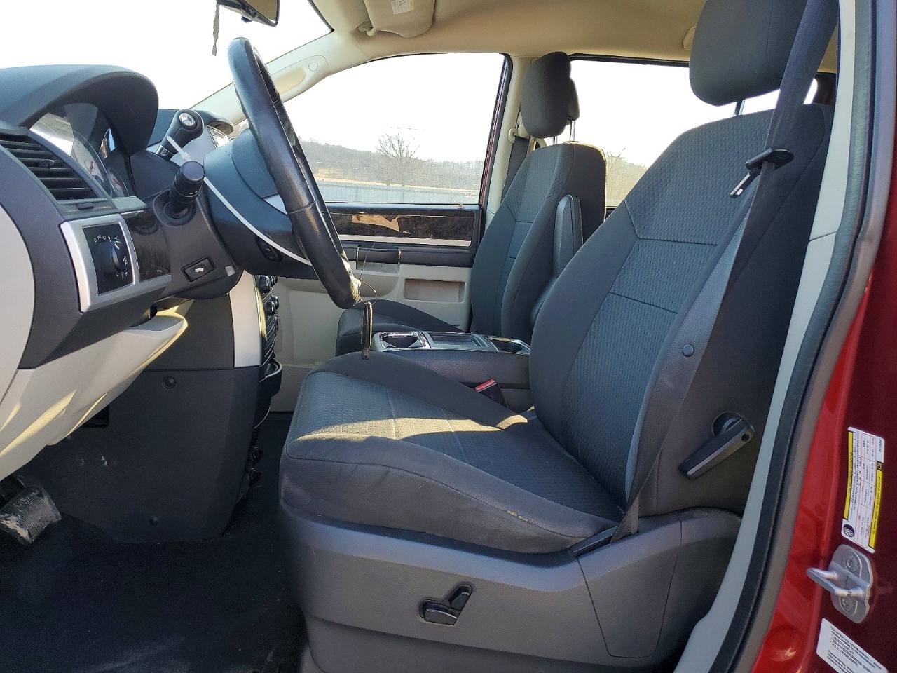 2010 DODGE GRAND CARAVAN CREW photo 7