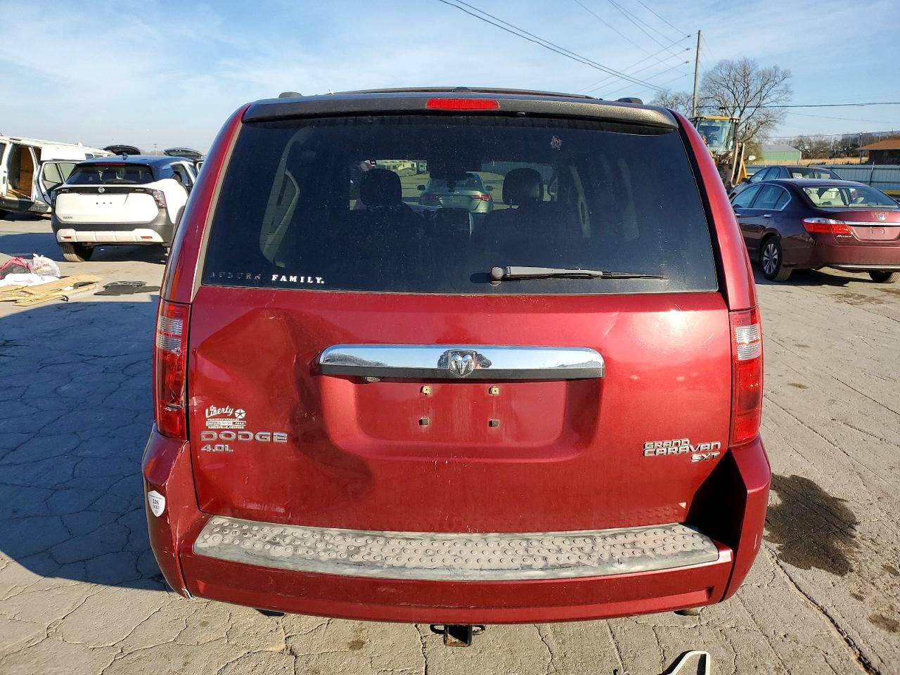 2010 DODGE GRAND CARAVAN CREW photo 6