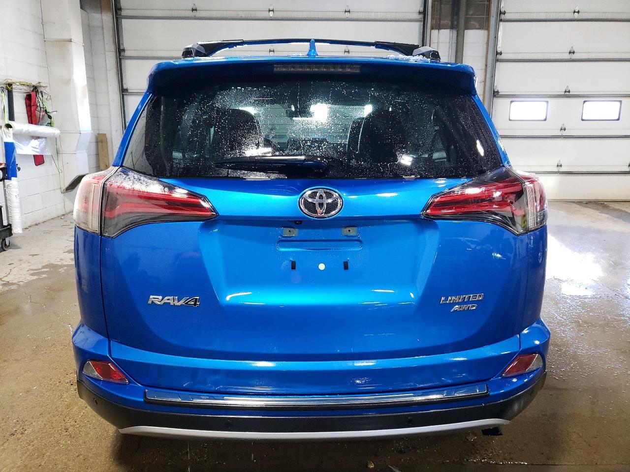 2017 TOYOTA RAV4 LIMITED photo 6